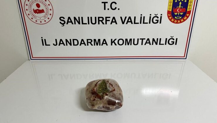 Yolcunun çantasından uyuşturucu çıktı