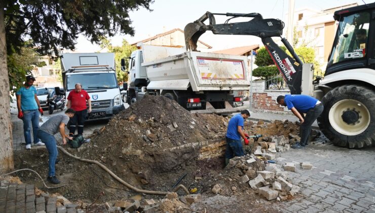 Ekiplerimiz Su Hattı Tamiratı Çalışmalarını İvedilikle Sürdürüyor