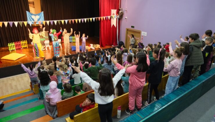 Masal İsimli Oyun Çocuklar İçin Sahnelendi