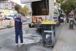 Yalova Belediyesi Konteyner Yıkama Çalışmalarına Hız Verdi